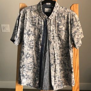 7 Diamonds Chambray Short Sleeve Button Down